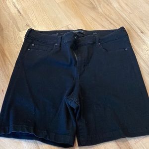 Liverpool walking short